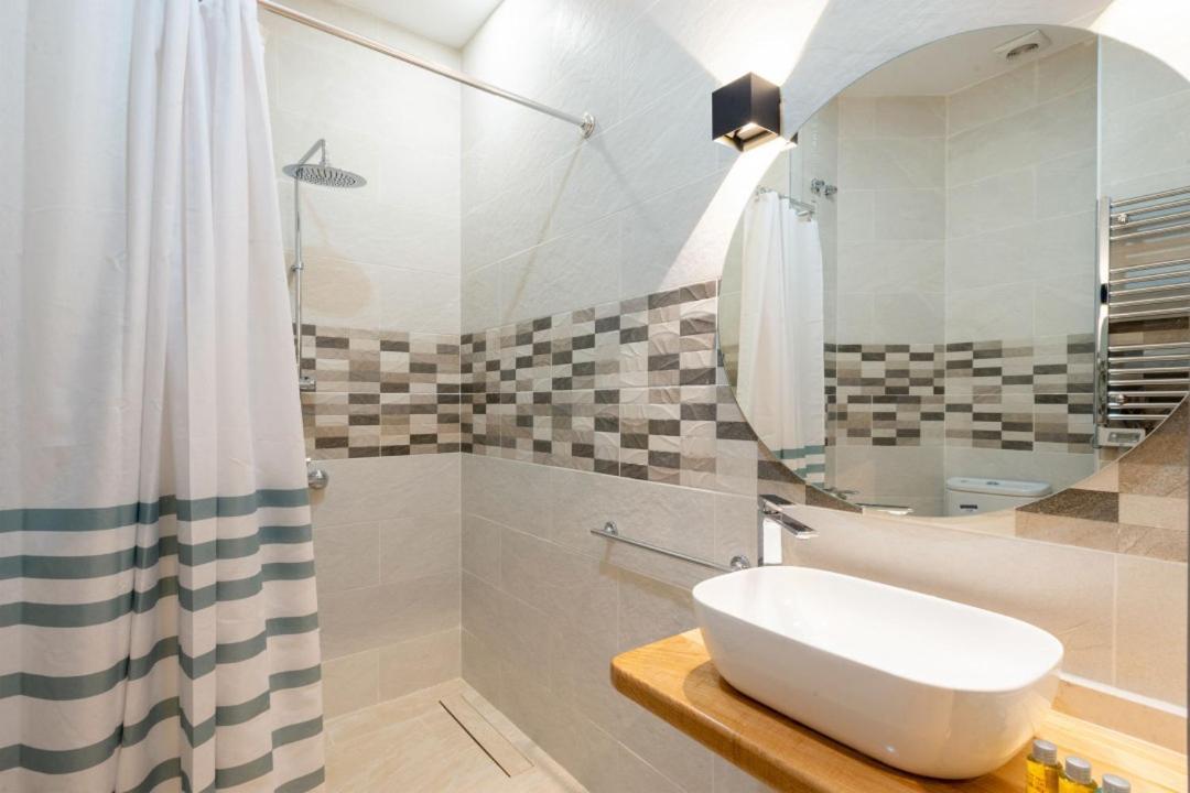 1 Bedroom 1 Bathroom Furnished - Justicia - Modern - Mintystay Madrid Kültér fotó